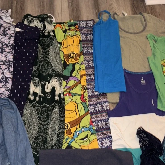 WOMENS MEGA BUNDLE Colorful Clothing Lot - Picture 8 of 8